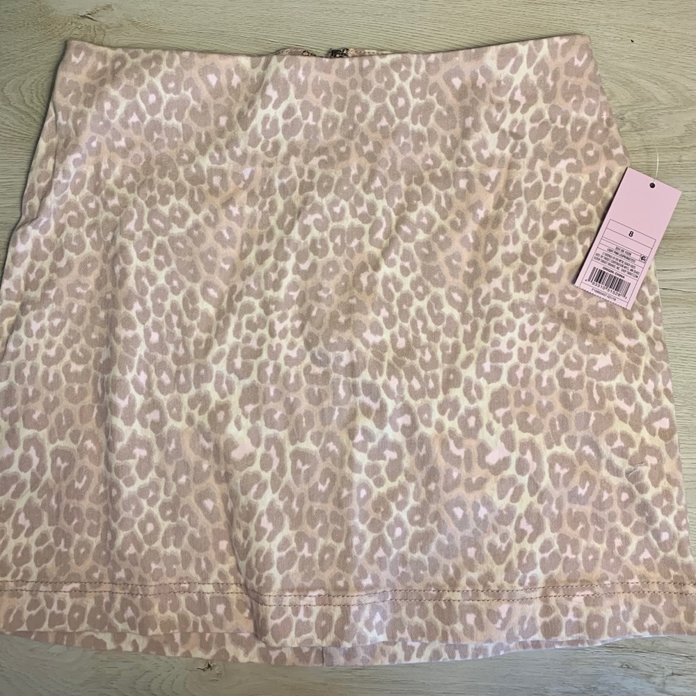 Trendy Pink Leopard Mini-Skirt